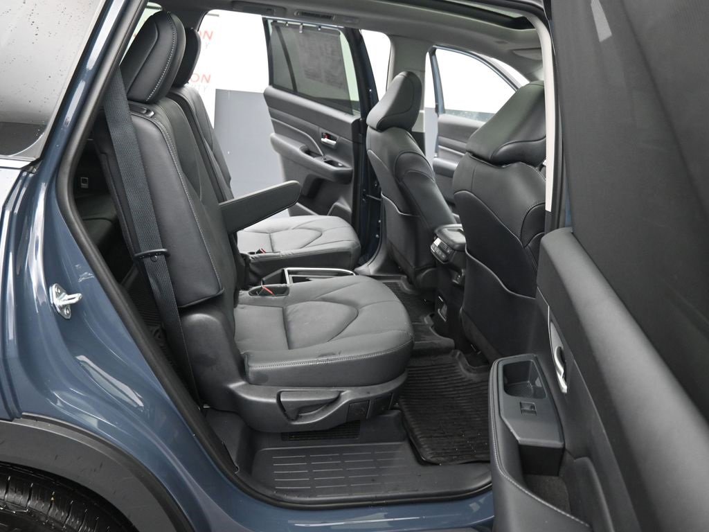 Used 2025 Toyota Grand Highlander AWD Hybrid image 24