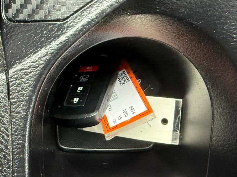 Used 2015 Toyota RAV4 Limited w/ Technology Package AWD/4WD image 30