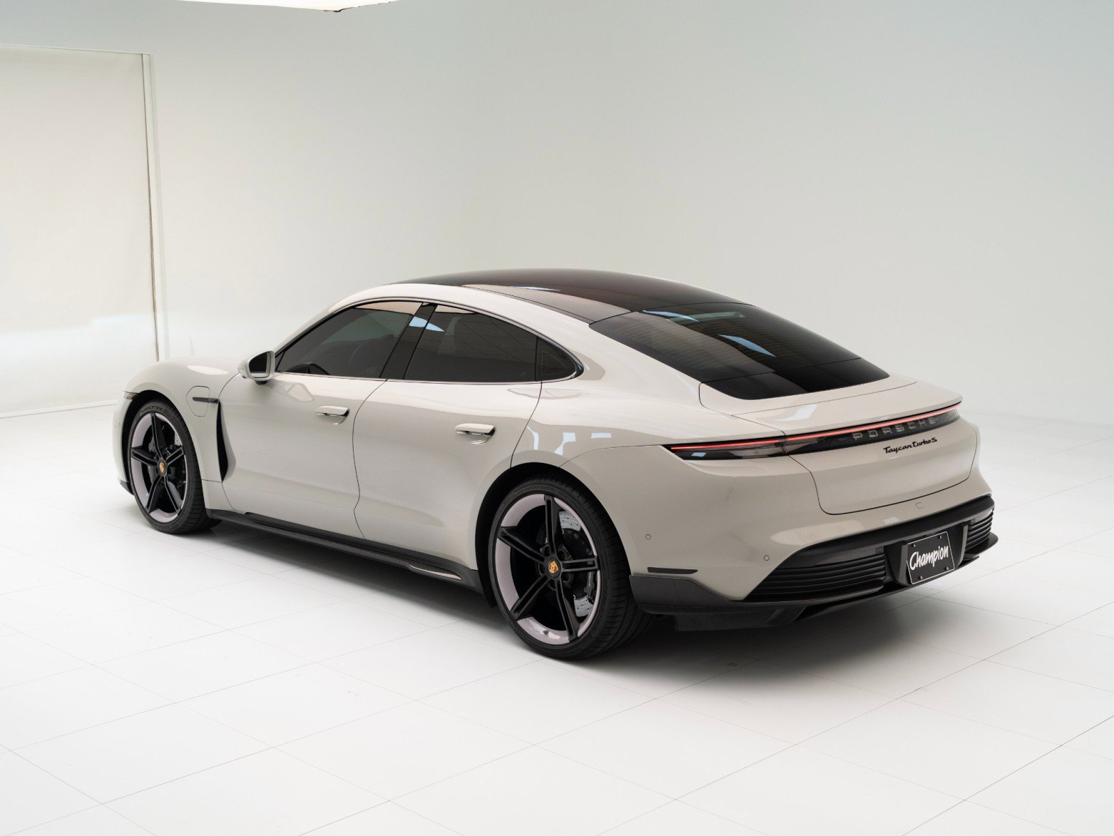 Certified 2022 Porsche Taycan Turbo S image 3