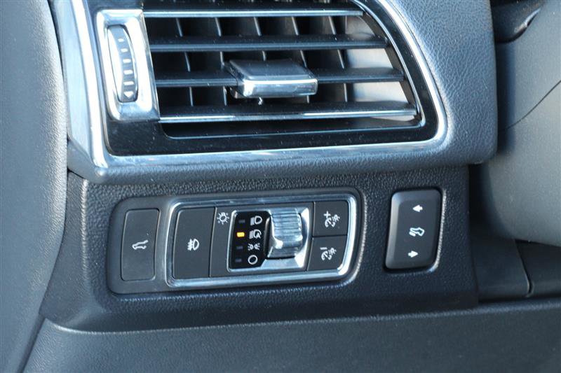 Used 2022 Lincoln Navigator Reserve image 38