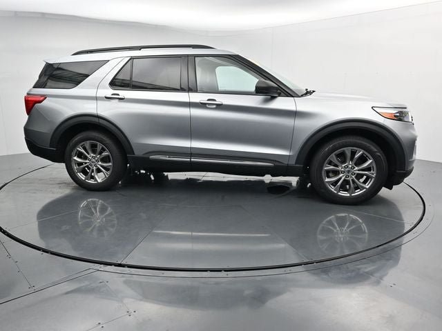 Certified 2022 Ford Explorer XLT w/ Equipment Group 202A AWD/4WD image 12