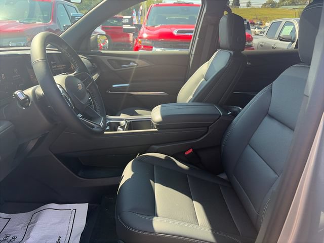 New 2027 Chevrolet Traverse LT w/ LPO, Floor Liner Package AWD/4WD image 17