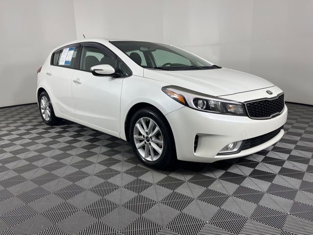 Used 2017 Kia Forte LX w/ Option Group 020 image 2