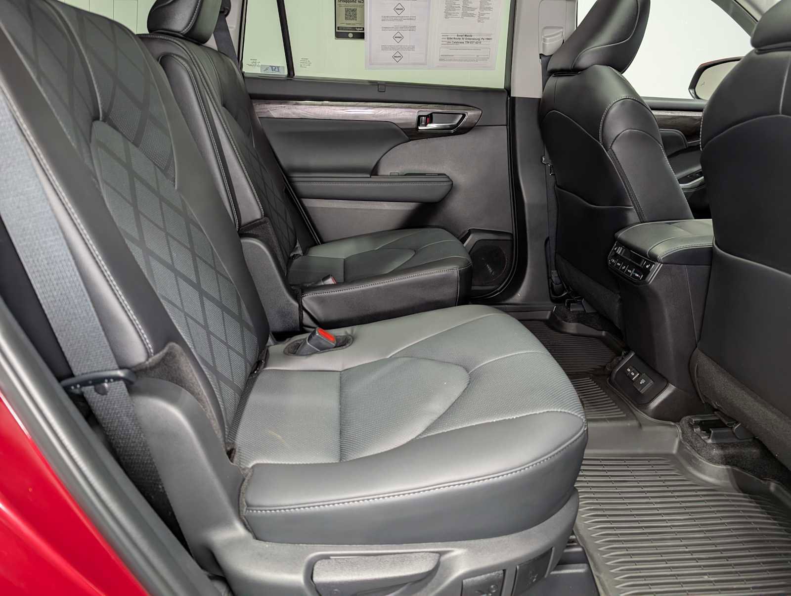 Used 2024 Toyota Highlander Platinum image 38