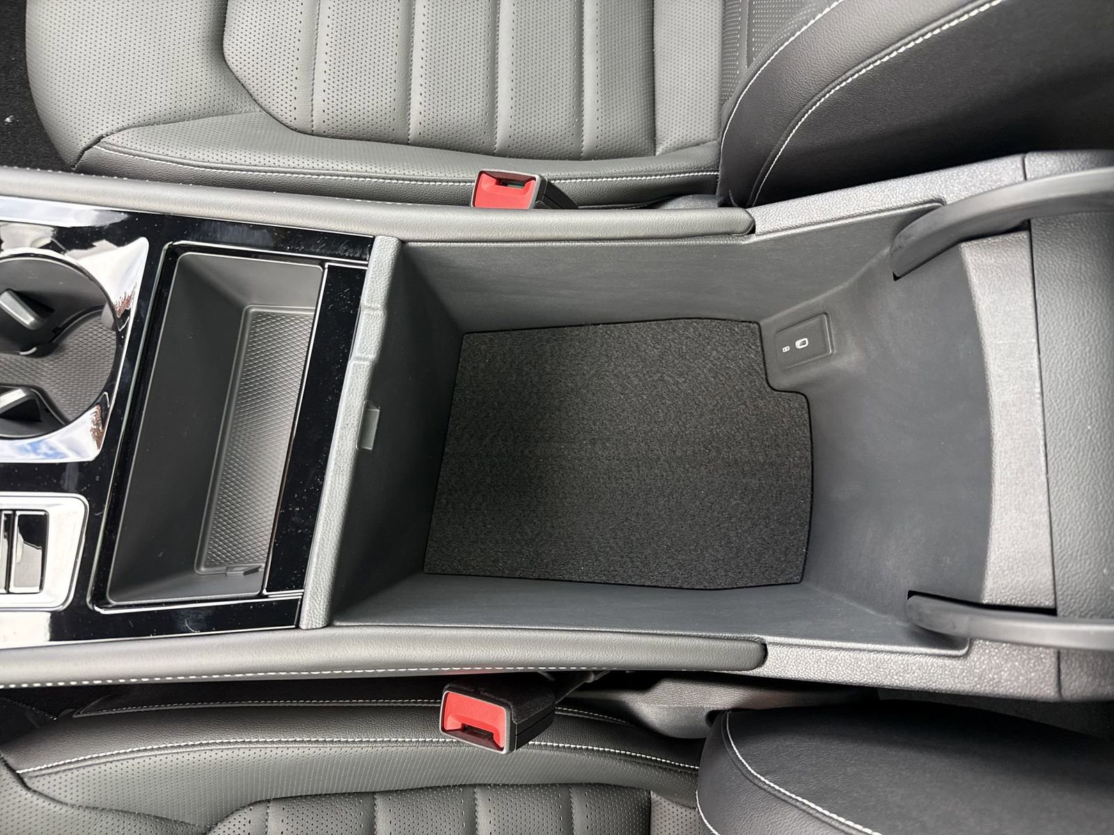 New 2026 Volkswagen Atlas Cross Sport SEL R-Line image 23