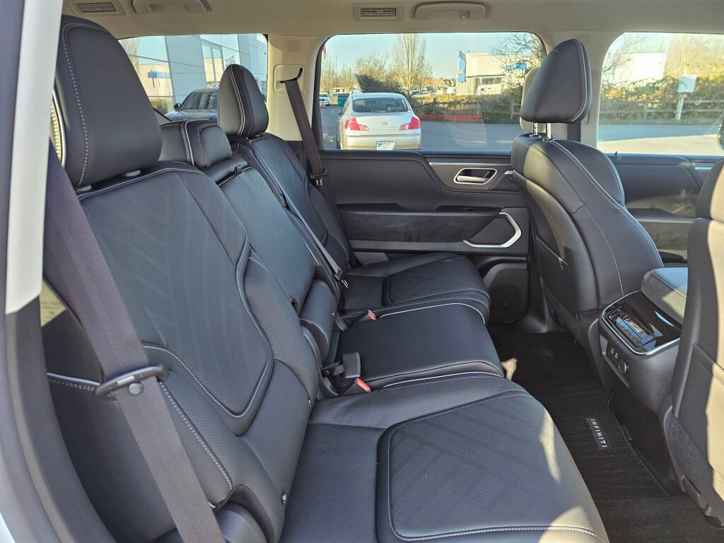 New 2026 INFINITI QX80 Luxe w/ Cargo Package image 15