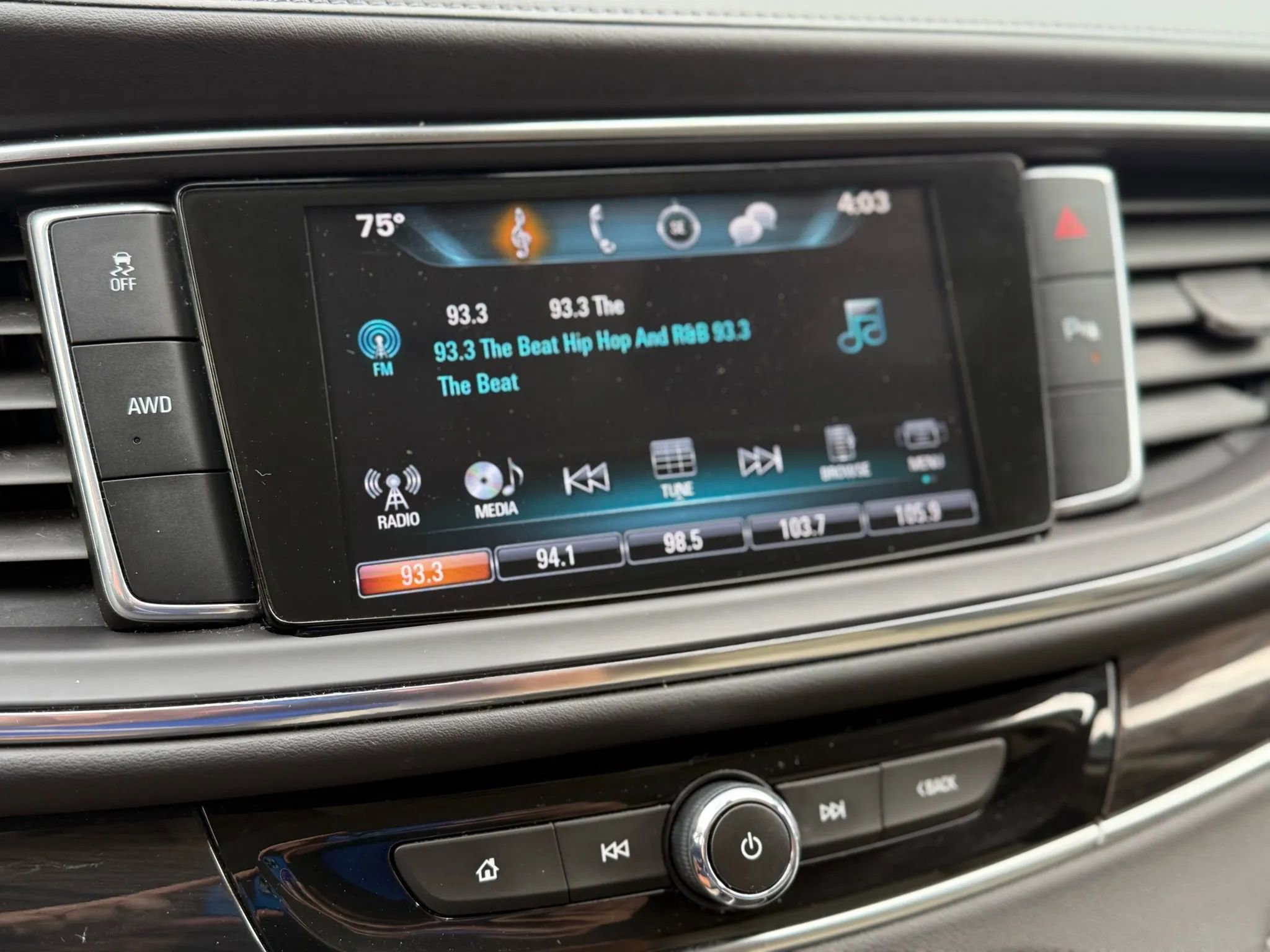 Used 2019 Buick Enclave Essence image 30