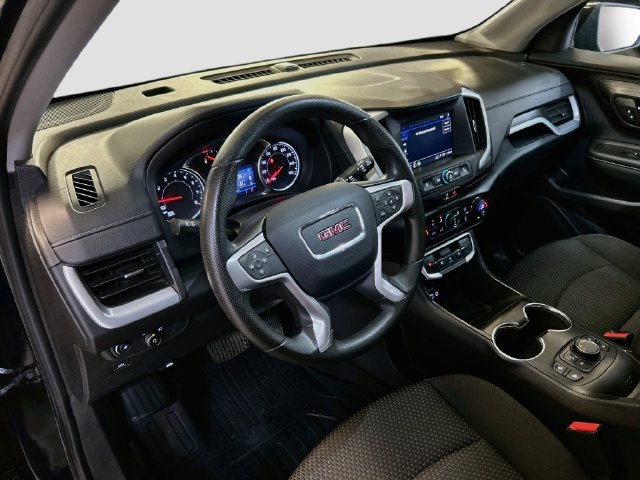 Used 2024 GMC Terrain SLE w/ Driver Convenience Package FWD image 9