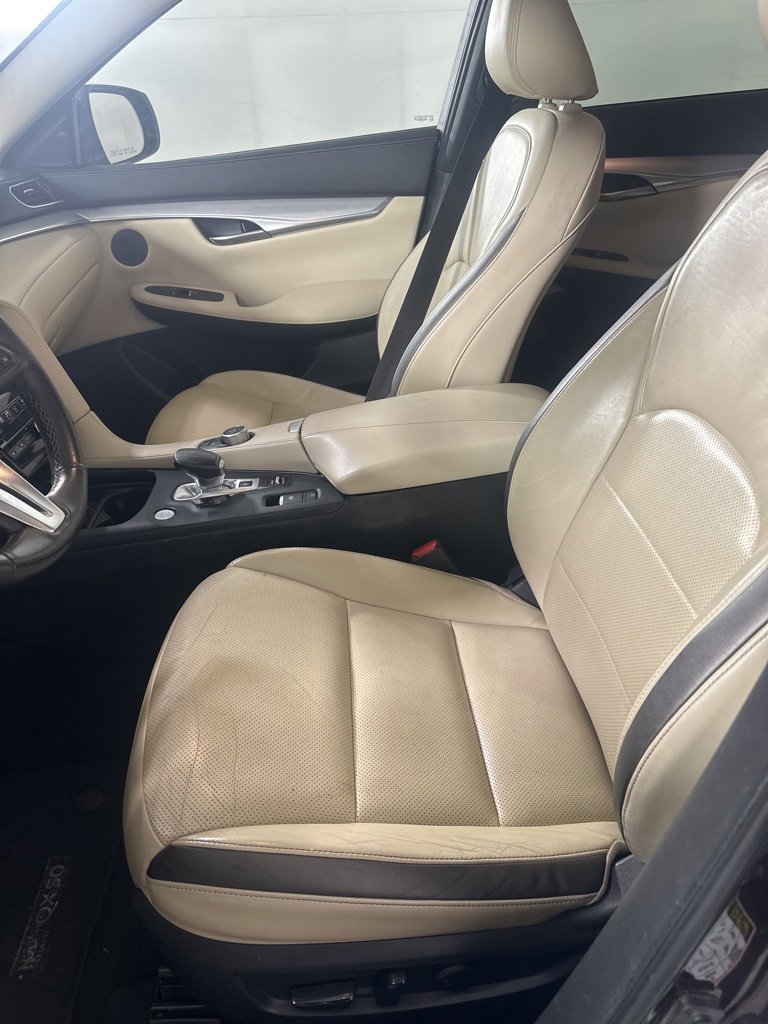 Used 2020 INFINITI QX50 Essential image 3