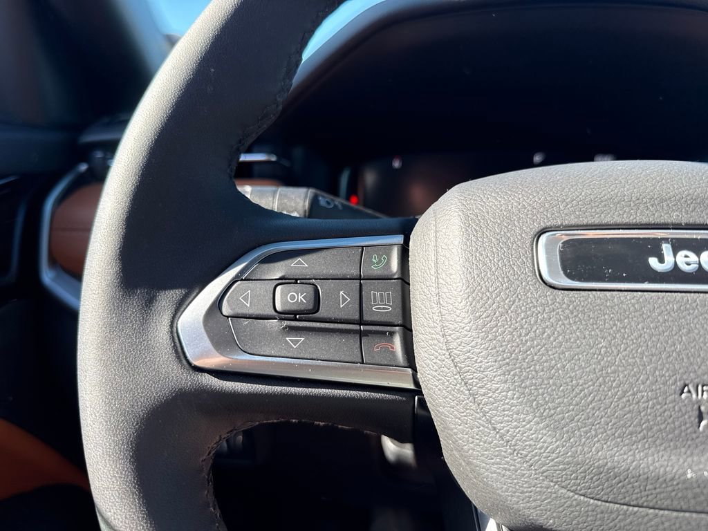 Used 2025 Jeep Compass Limited w/ Elite Group AWD/4WD image 18