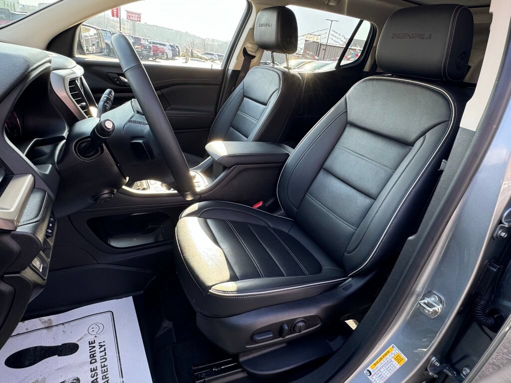 Used 2023 GMC Acadia Denali w/ Denali Technology Package AWD/4WD image 15