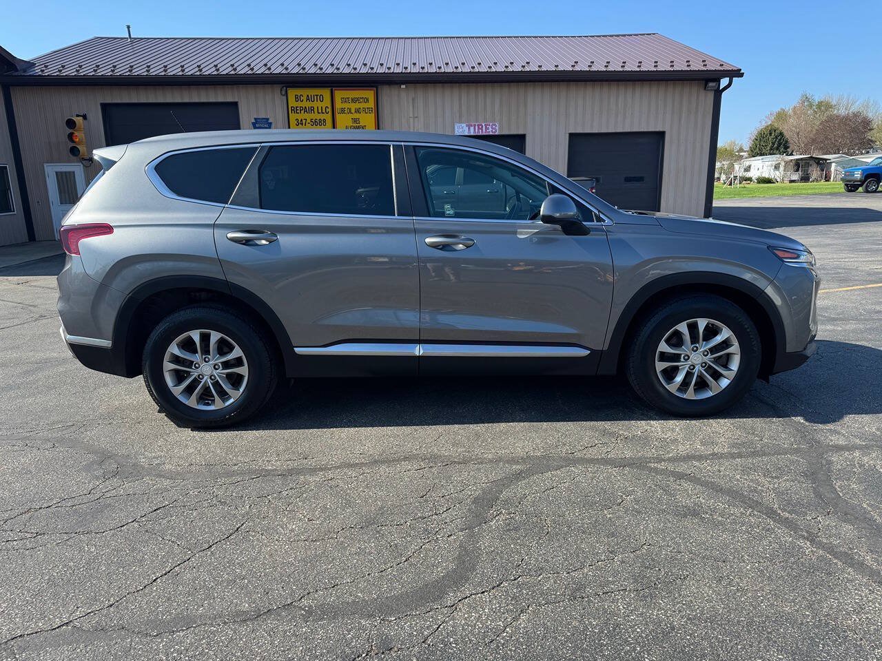 Used 2019 Hyundai Santa Fe SE AWD/4WD image 4