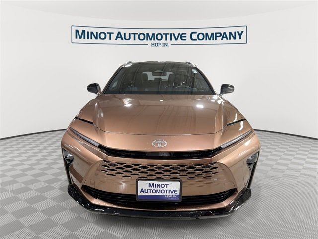 Used 2025 Toyota Crown Signia image 3