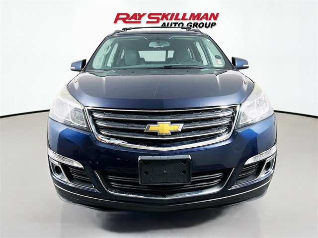 Used 2016 Chevrolet Traverse LT w/ Style and Technology Package image 2