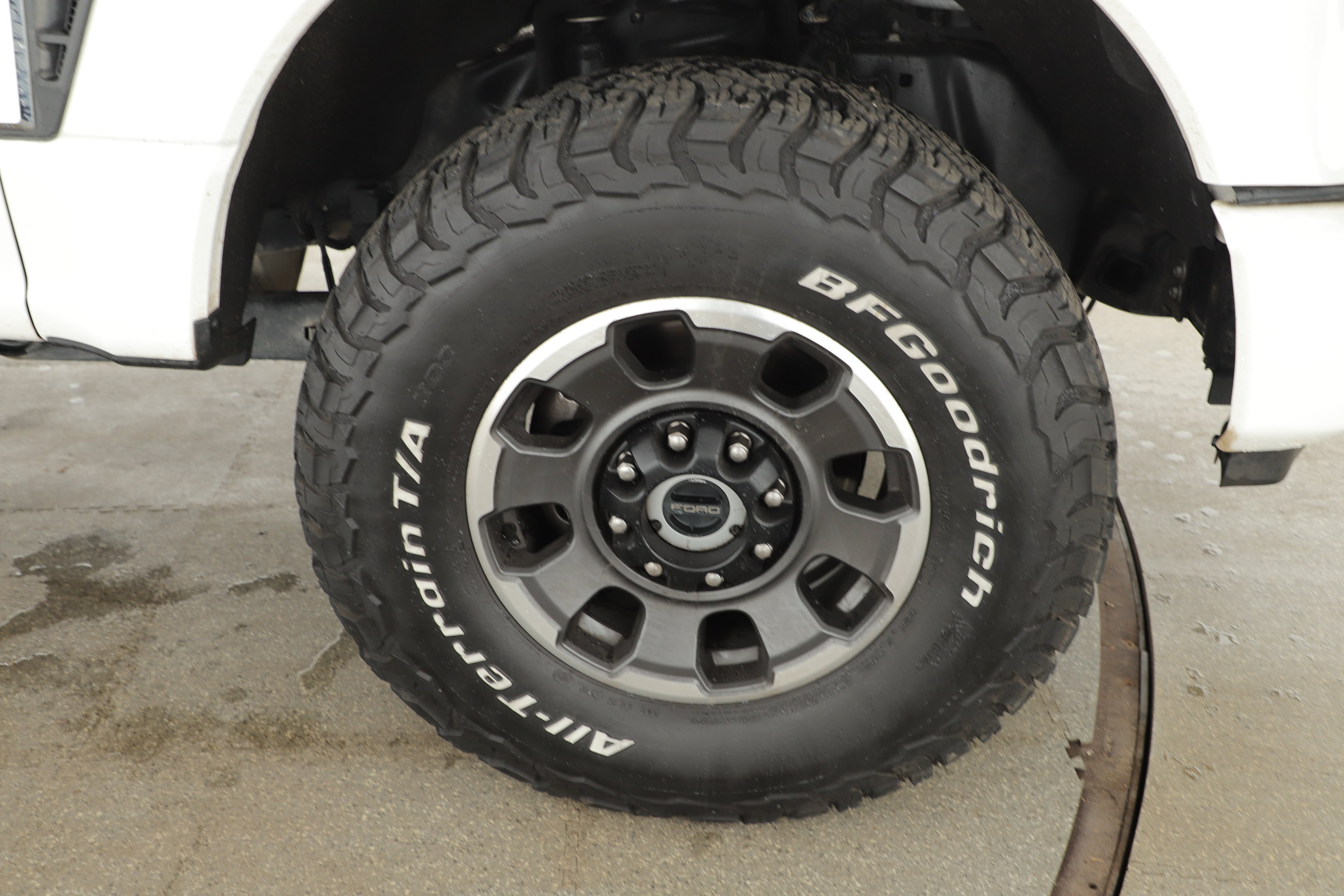 Used 2024 Ford F250 Platinum w/ Tremor Off-Road Package AWD/4WD image 5