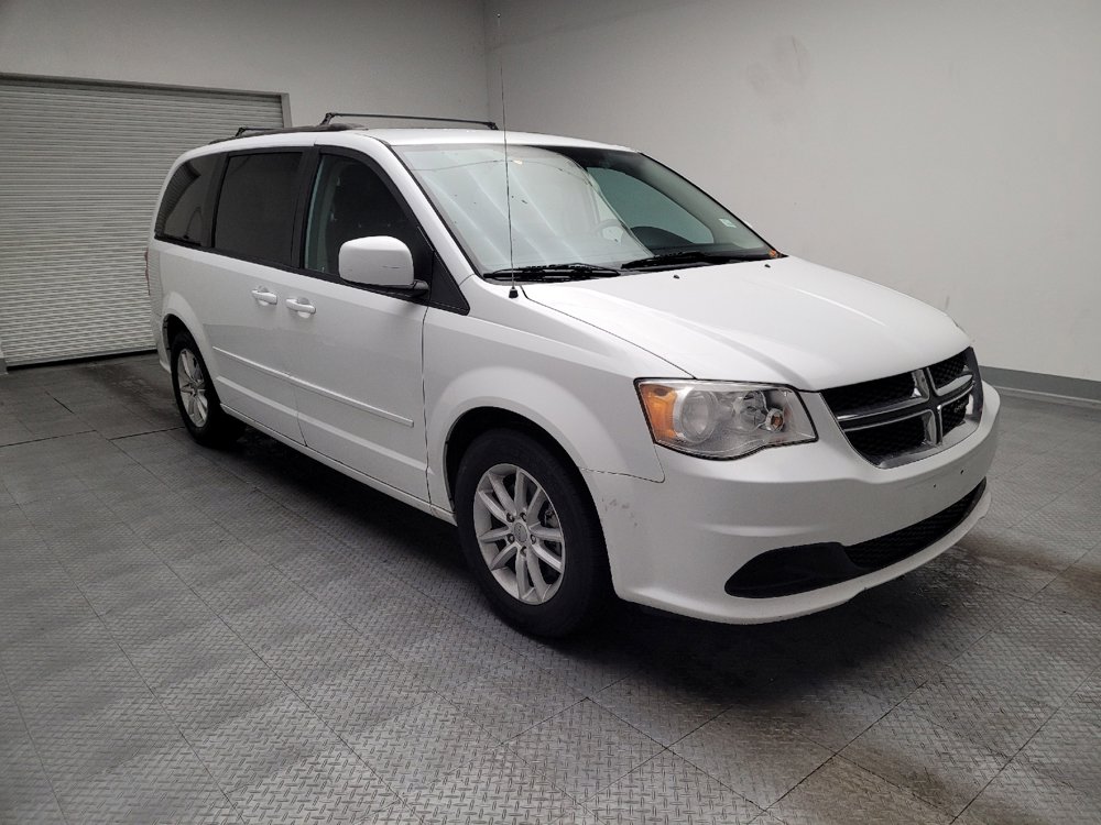 Used 2016 Dodge Grand Caravan SXT FWD image 13