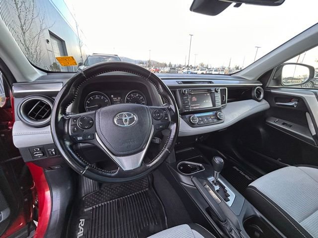 Used 2018 Toyota RAV4 XLE image 21
