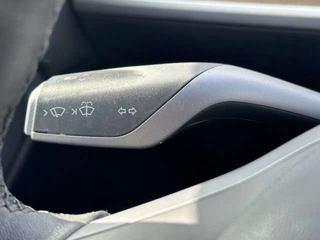 Used 2021 Tesla Model Y Long Range AWD/4WD image 17