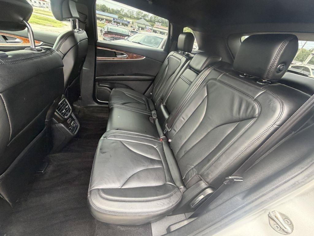 Used 2016 Lincoln MKX Select w/ Select Plus Package AWD/4WD image 11
