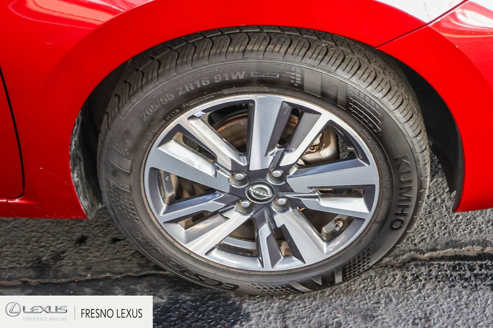 Used 2024 Nissan Versa SV image 9