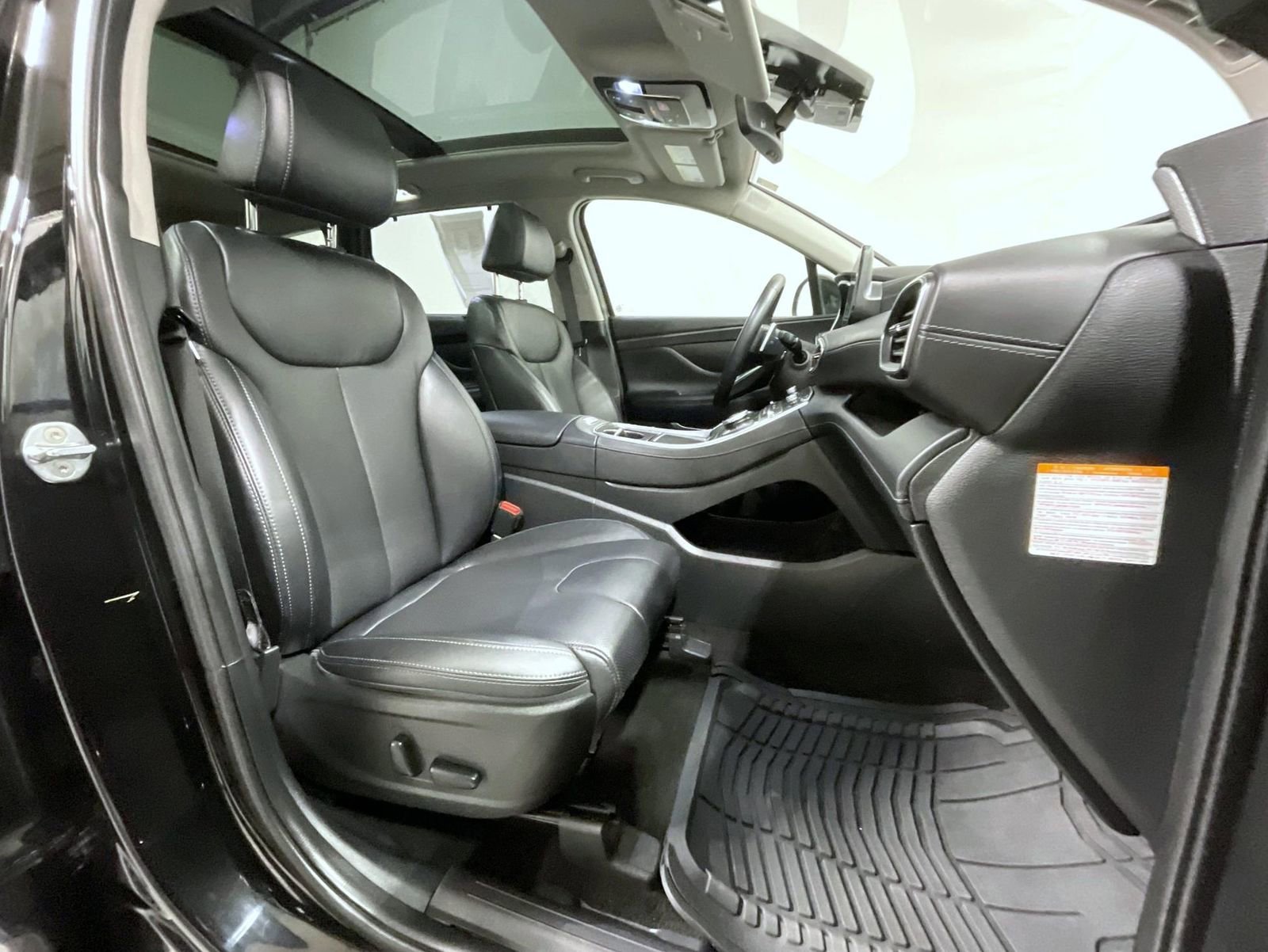 Used 2023 Hyundai Santa Fe SEL Premium image 16