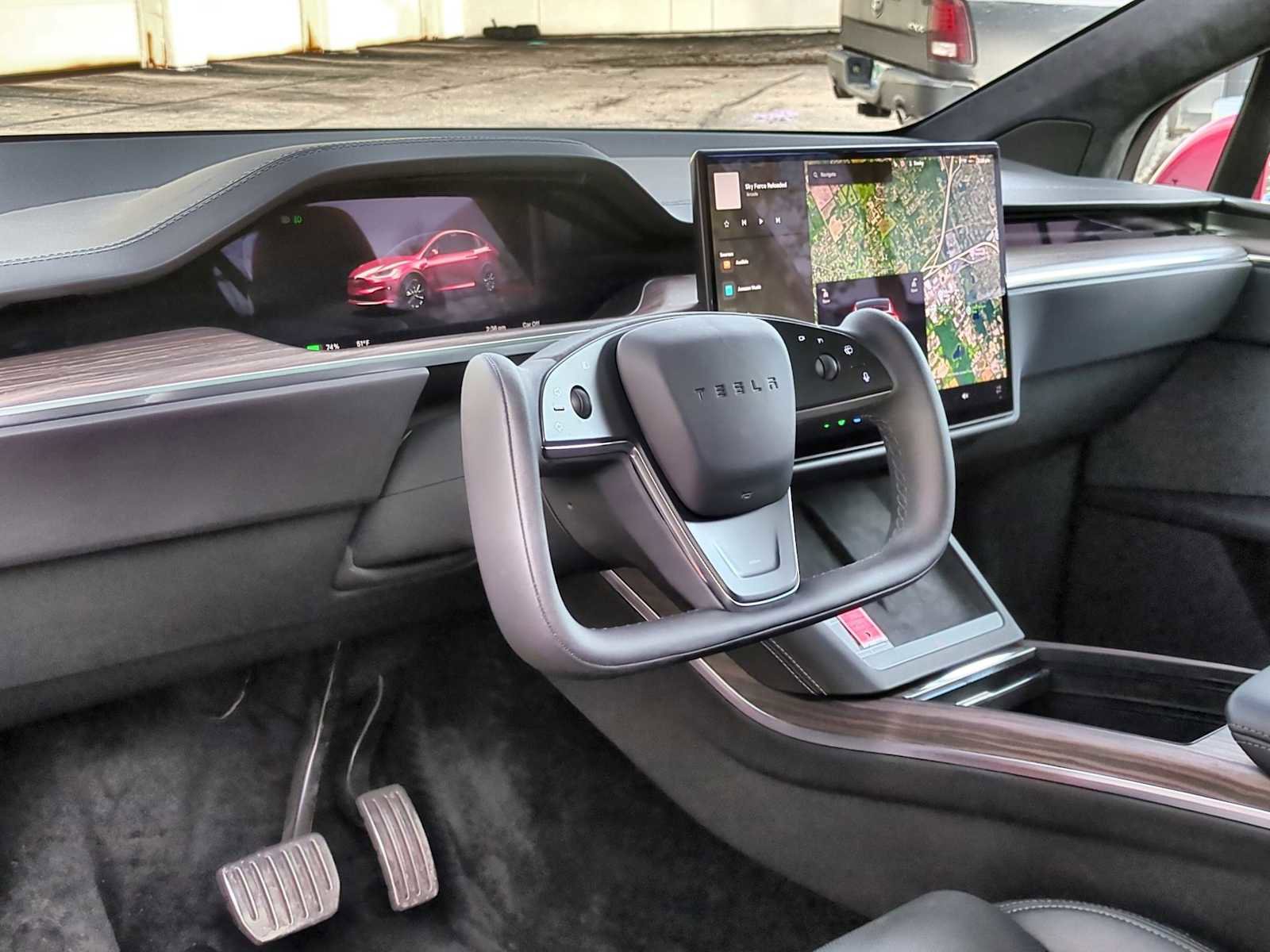 Used 2022 Tesla Model X image 10