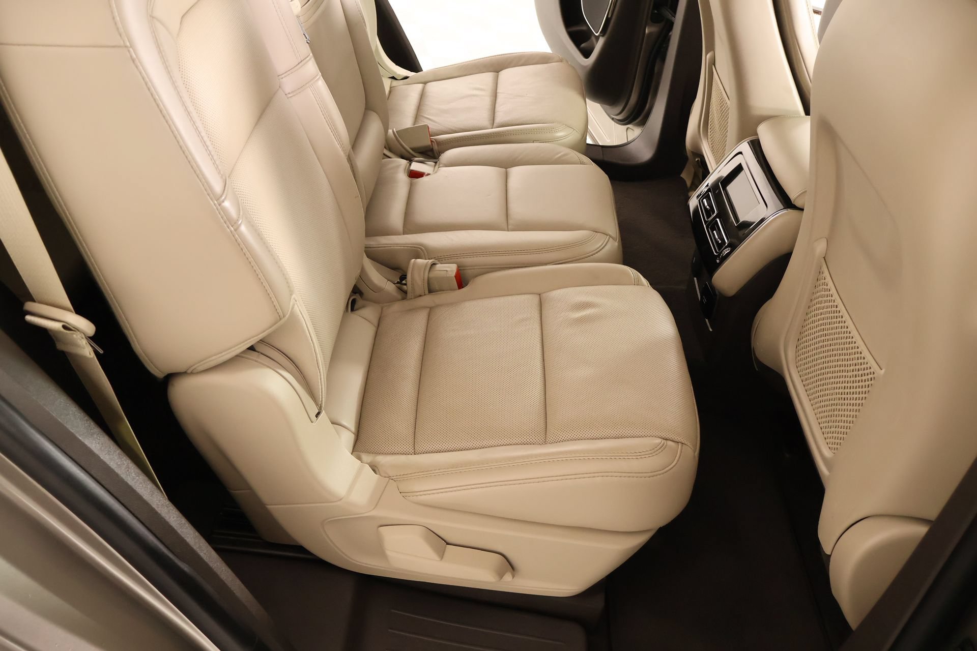 Used 2021 Lincoln Aviator Grand Touring w/ Elements Package Plus AWD/4WD image 15