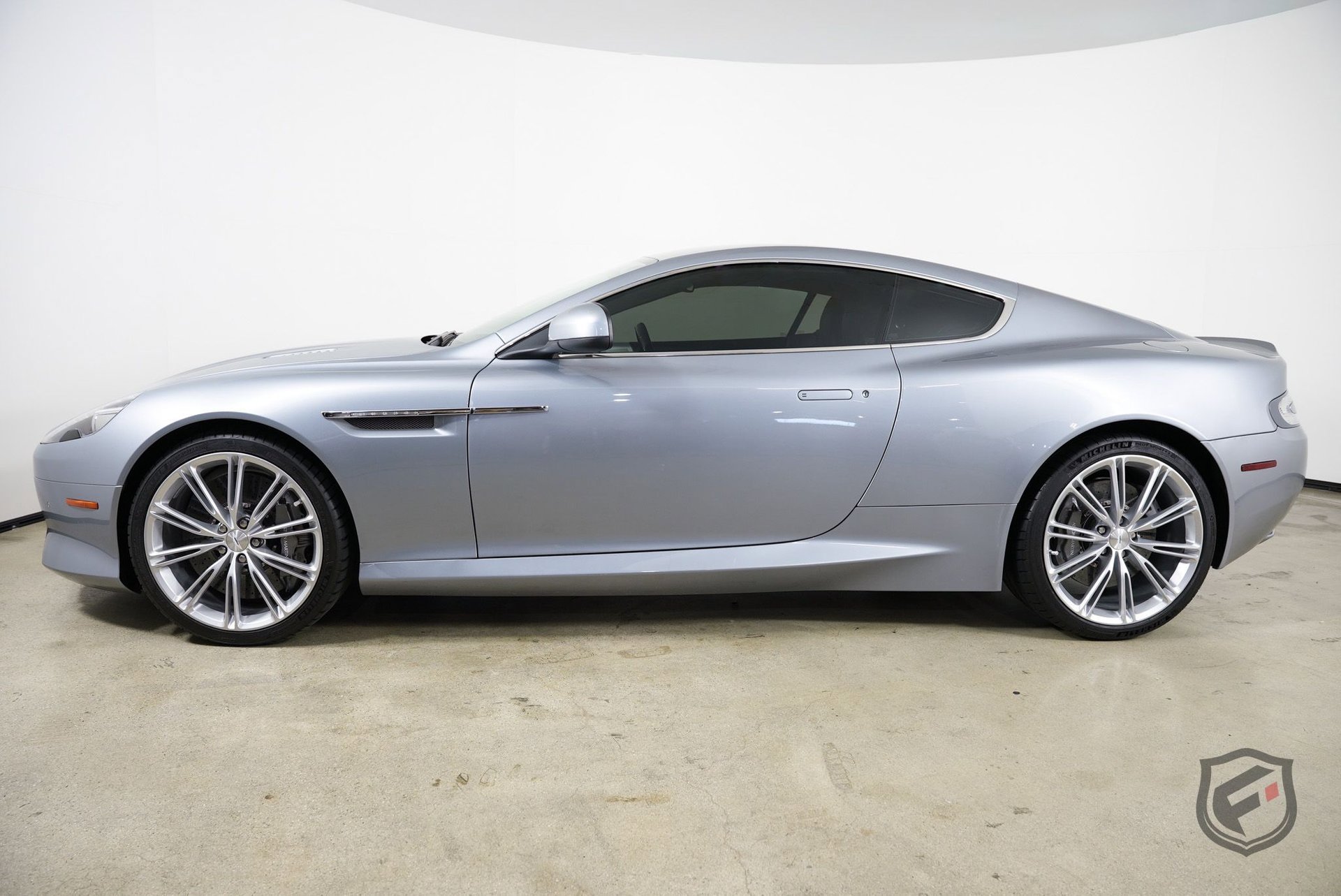 Used 2014 Aston Martin DB9 Coupe image 6