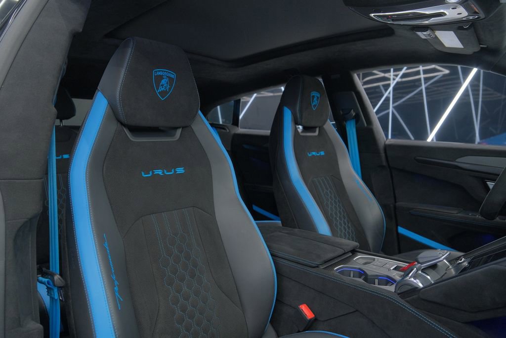 Used 2024 Lamborghini Urus Performante AWD/4WD image 31