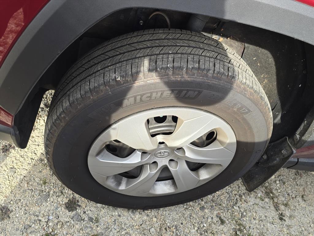 Used 2023 Toyota RAV4 LE image 10