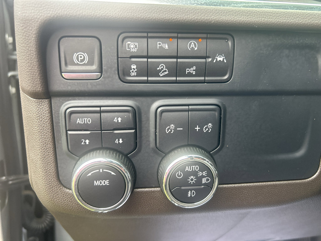 Used 2025 Chevrolet Tahoe Z71 AWD/4WD image 23