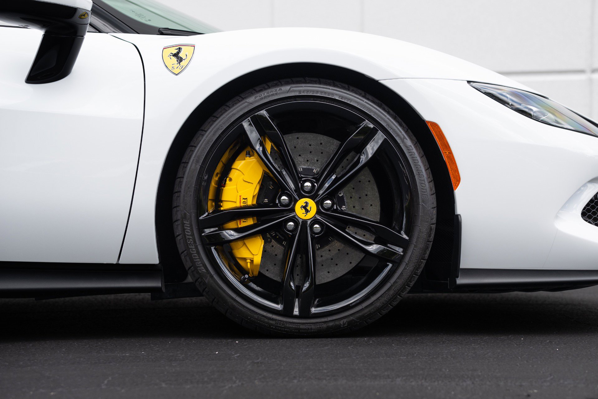 Used 2024 Ferrari 296 GTS RWD image 9