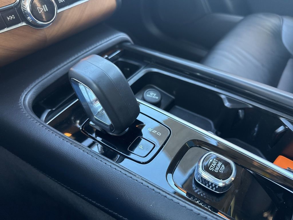 Used 2024 Volvo XC90 B5 Plus image 19