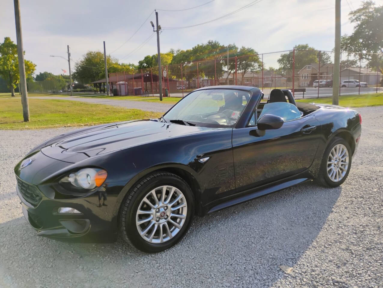 Used 2017 FIAT 124 Spider Classica image 3