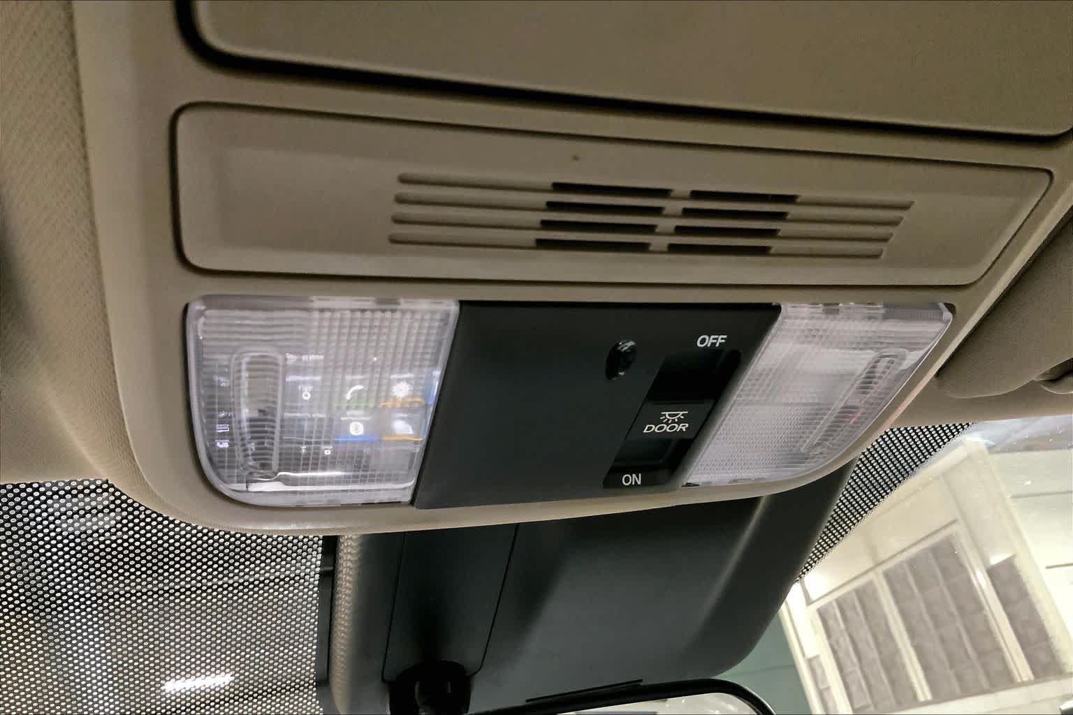 Used 2018 Honda Odyssey EX image 34