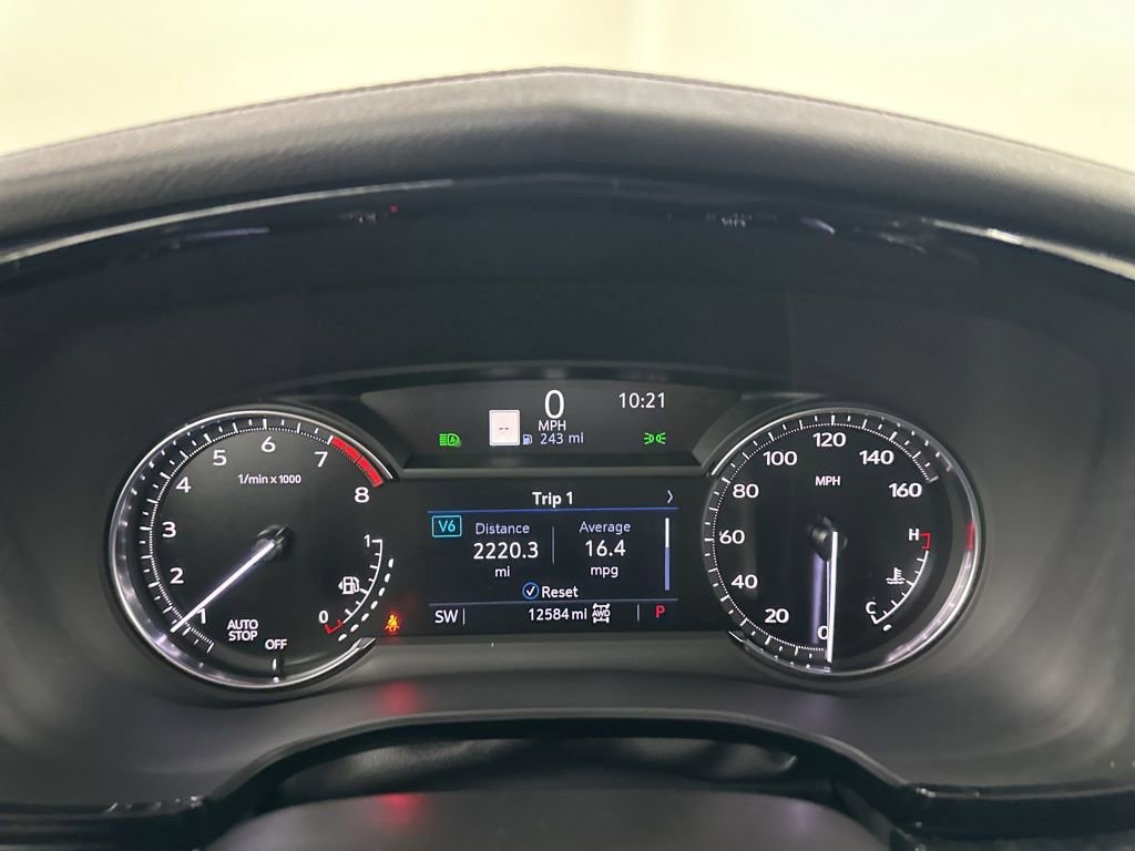 Used 2025 Cadillac XT6 Premium Luxury image 39