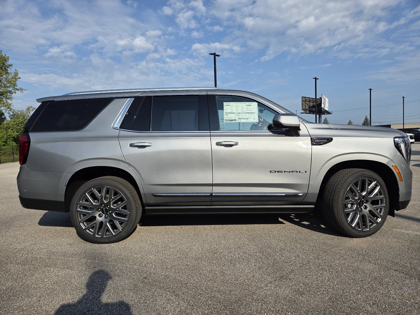 New 2026 GMC Yukon Denali Ultimate w/ LPO, Floor Liner Package AWD/4WD image 22