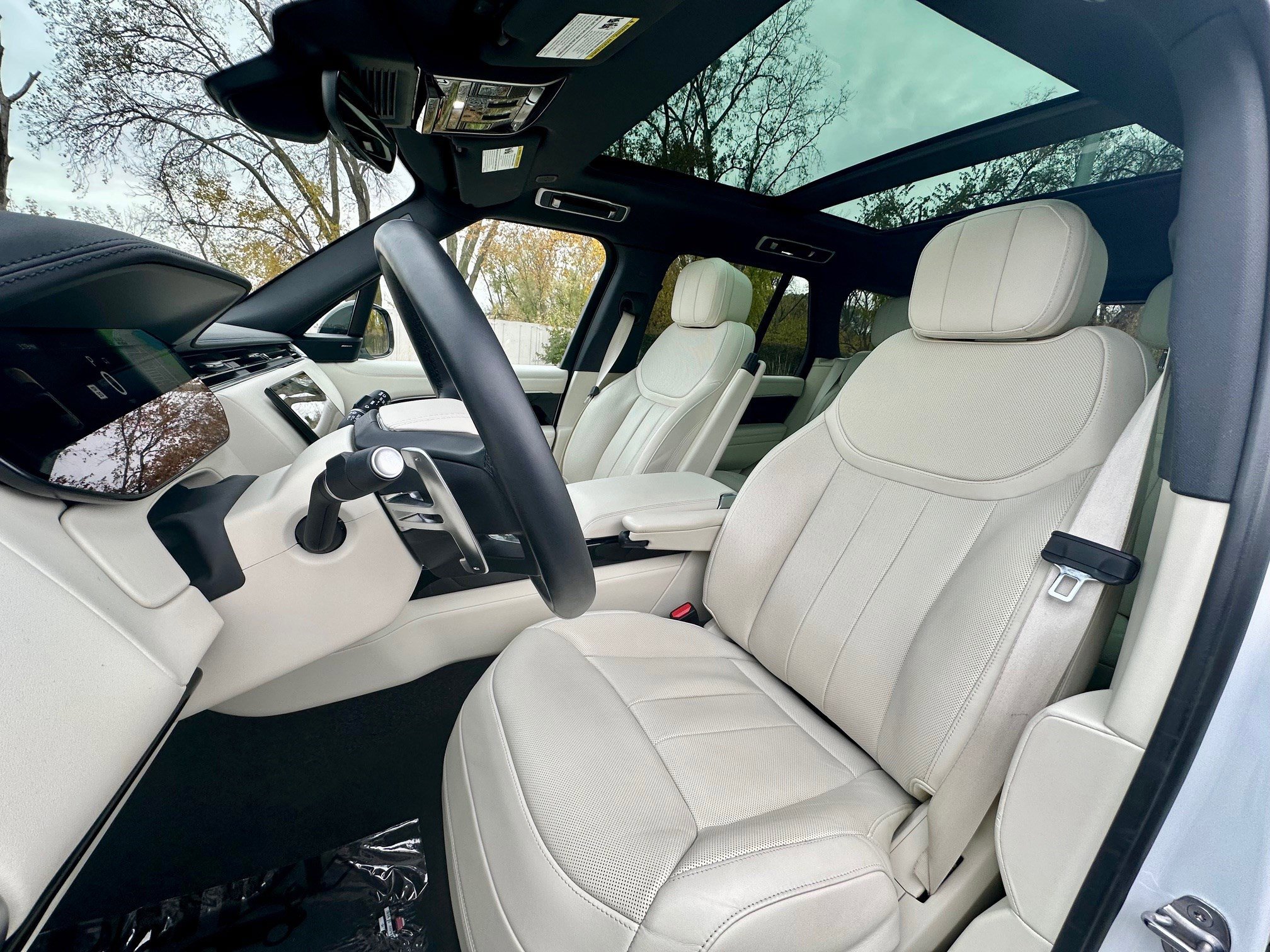 Used 2023 Land Rover Range Rover SE image 11