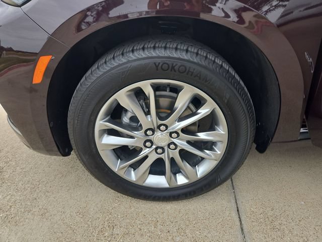 Used 2022 Buick Enclave Avenir w/ Avenir Technology Package FWD image 30