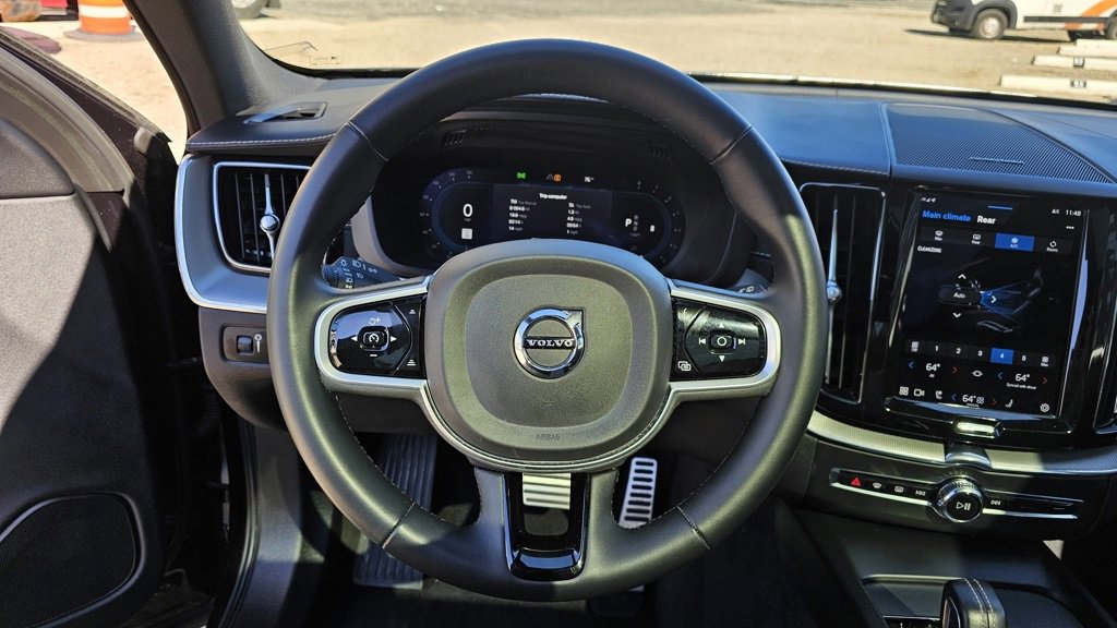 Certified 2022 Volvo XC60 B6 R-Design w/ Climate Package image 20