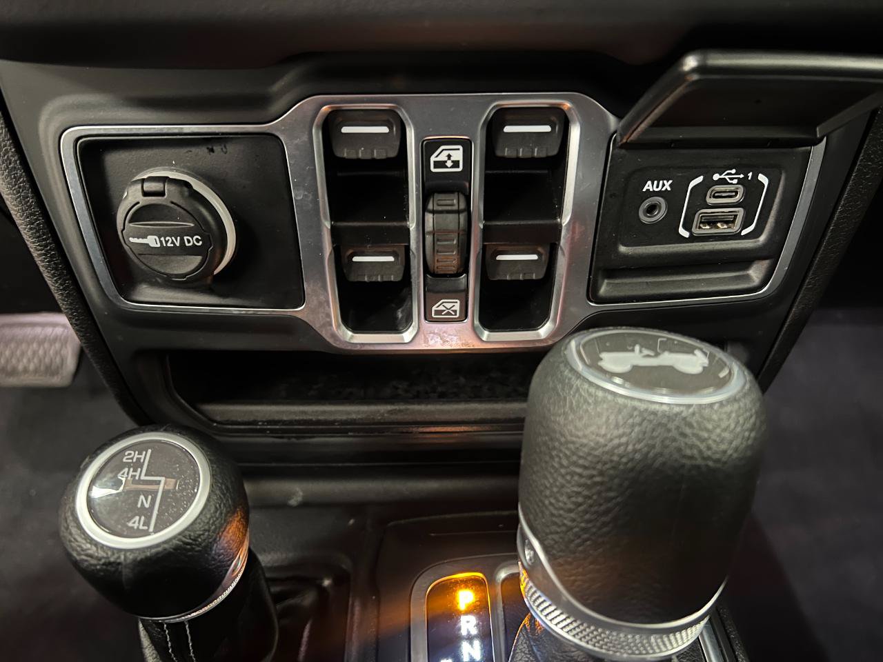 Used 2025 Jeep Wrangler Unlimited Sahara AWD/4WD image 35