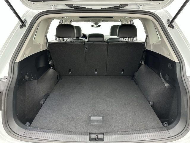 Certified 2022 Volkswagen Tiguan SE w/ Panoramic Sunroof Package image 24
