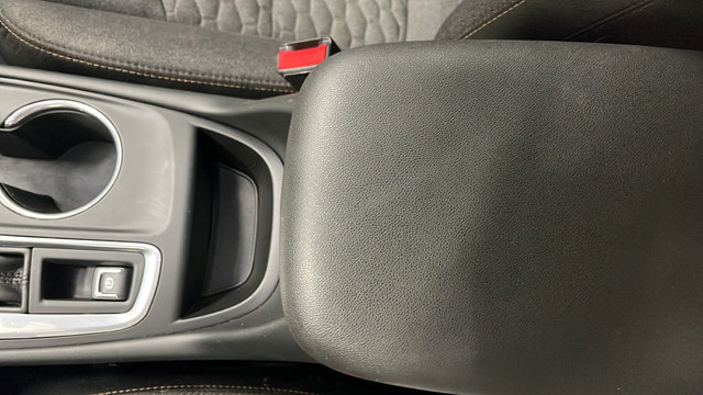 Used 2020 Chevrolet Equinox LT AWD/4WD image 19
