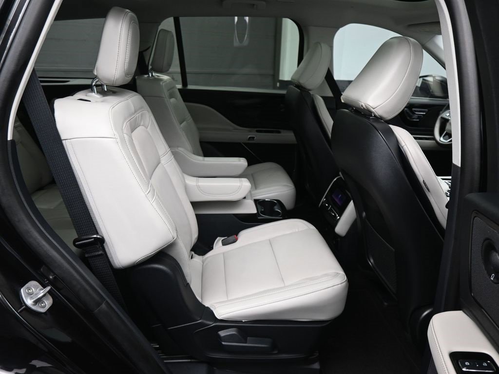 Used 2025 Lincoln Aviator Reserve w/ Illumination Package image 14