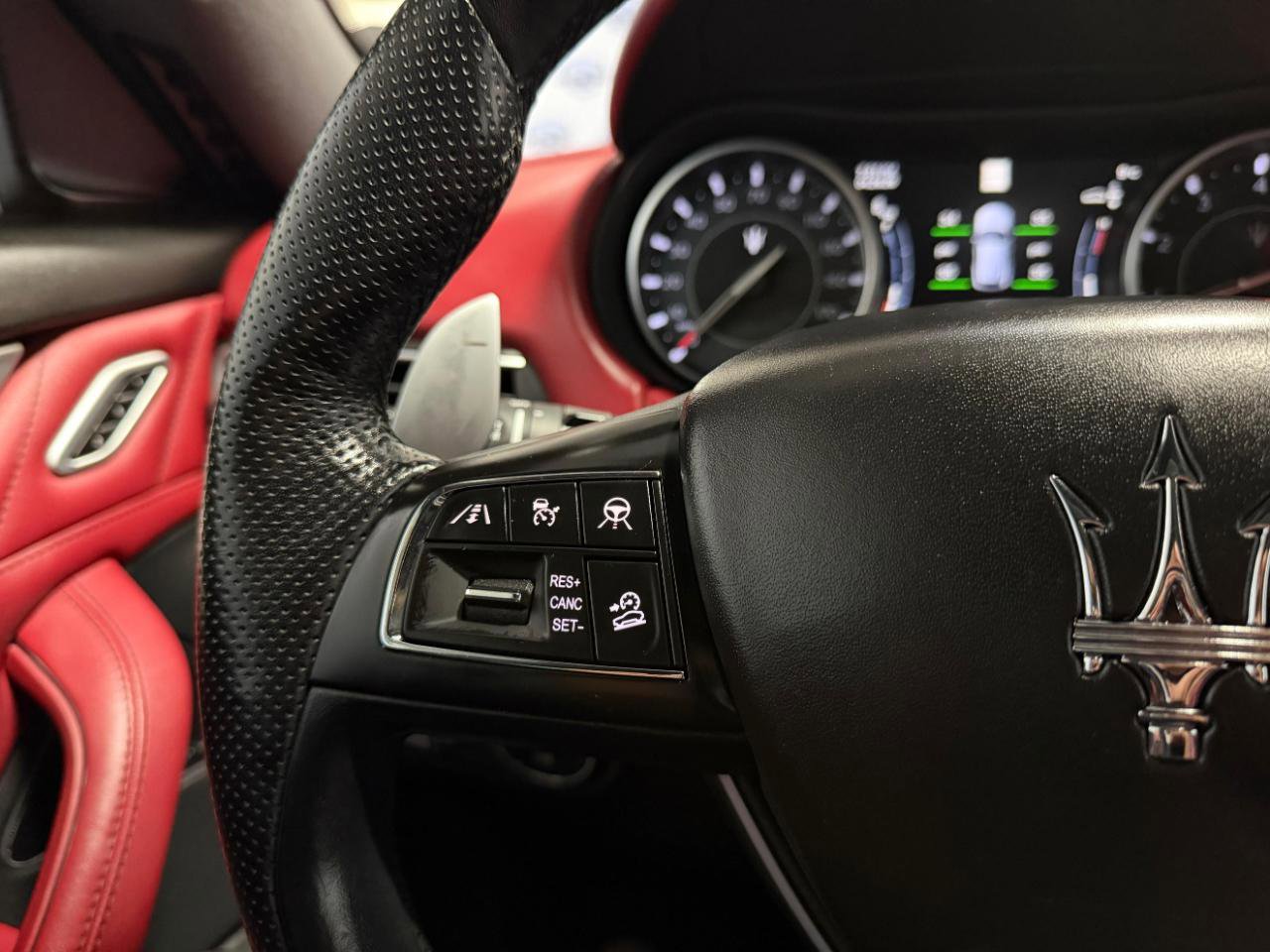 Used 2023 Maserati Levante GT AWD/4WD image 34