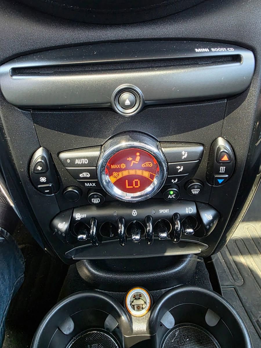 Used 2015 MINI Cooper Countryman S w/ Cold Weather Package image 15