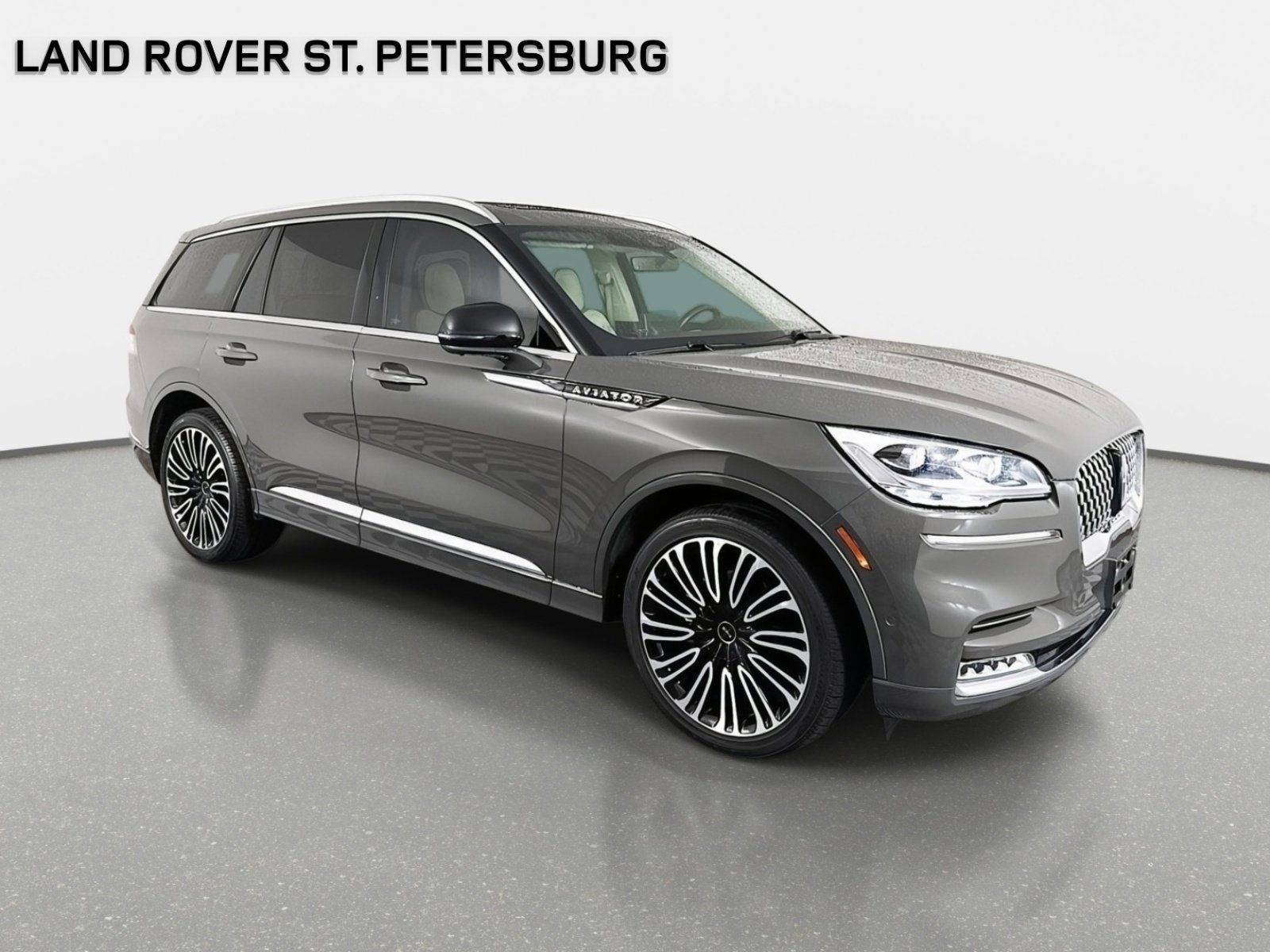 Used 2023 Lincoln Aviator Black Label w/ Dynamic Handling Package image 4