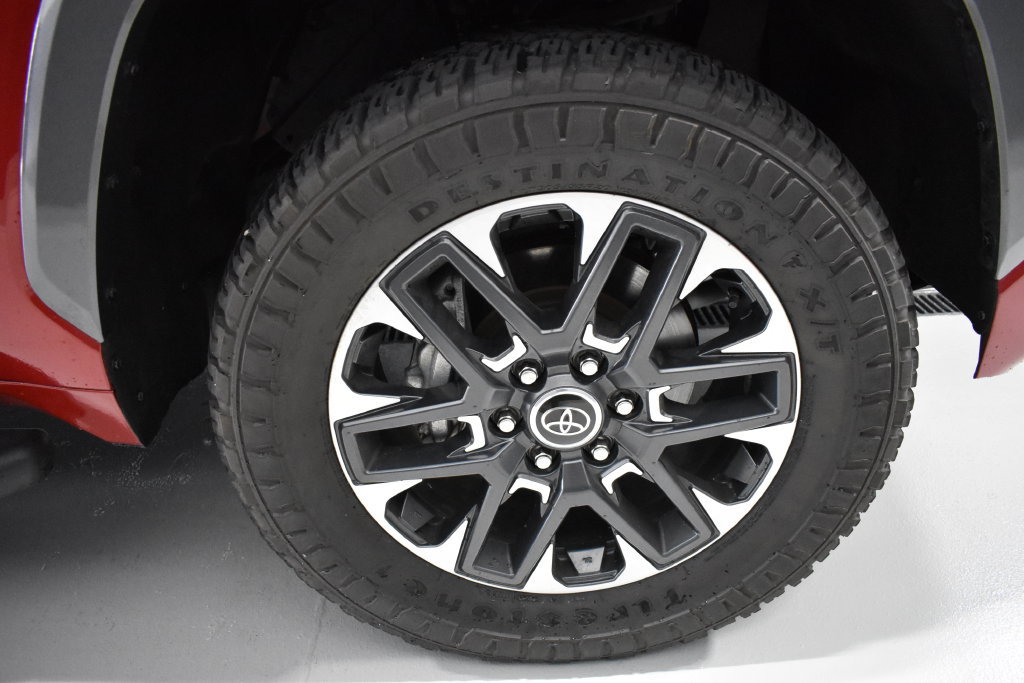 Used 2024 Toyota Tundra Limited AWD/4WD image 10