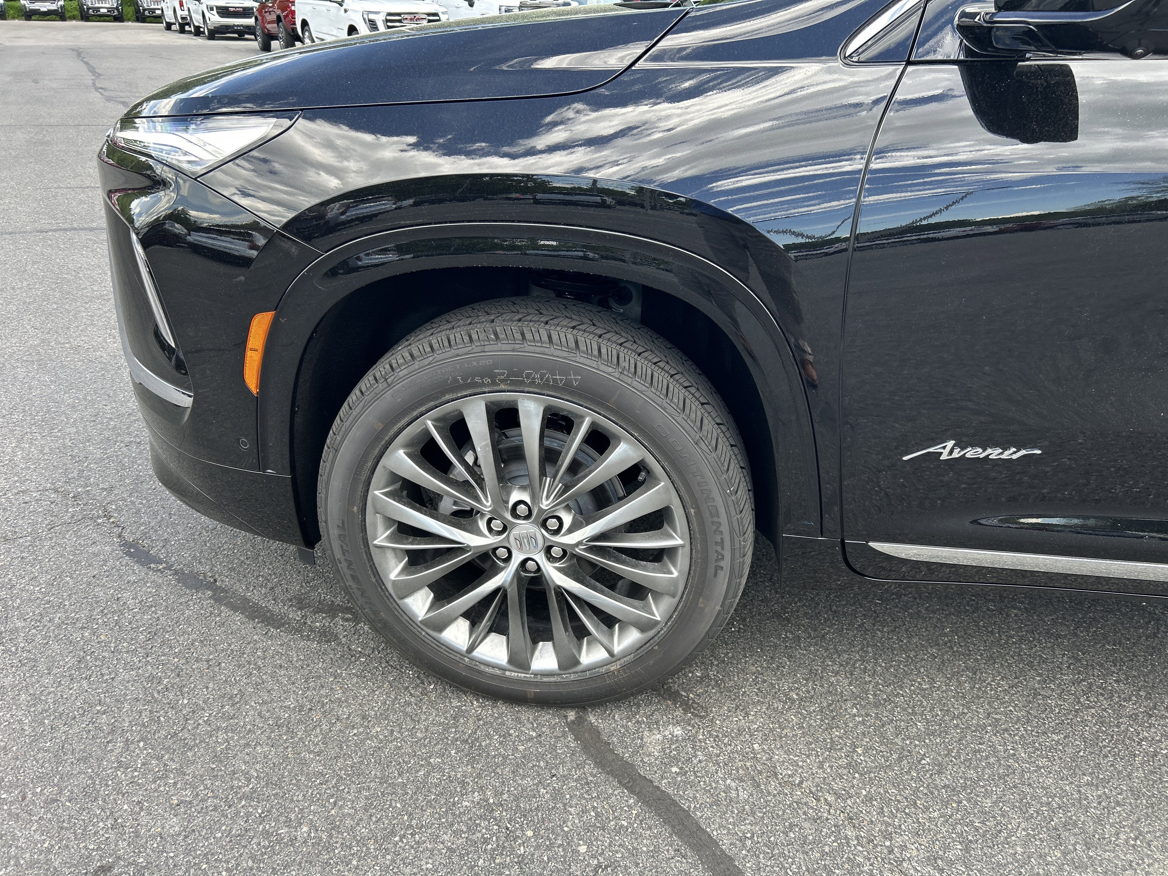 New 2026 Buick Enclave Avenir w/ Super Cruise Package FWD image 4