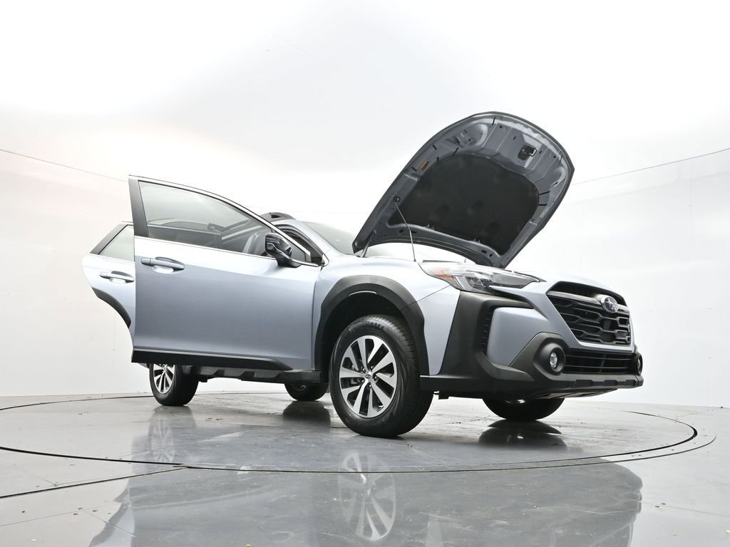 Used 2024 Subaru Outback Premium image 37